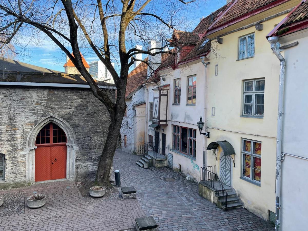 Old Town - Vene *